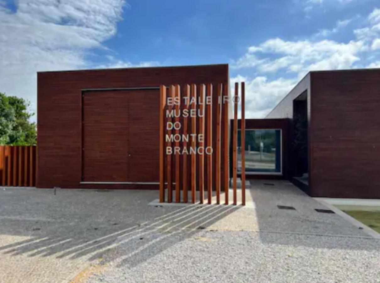 O Cantinho Entre A Ria E O Mar - With Hot Water Pool All Year Round Torreira Exterior photo